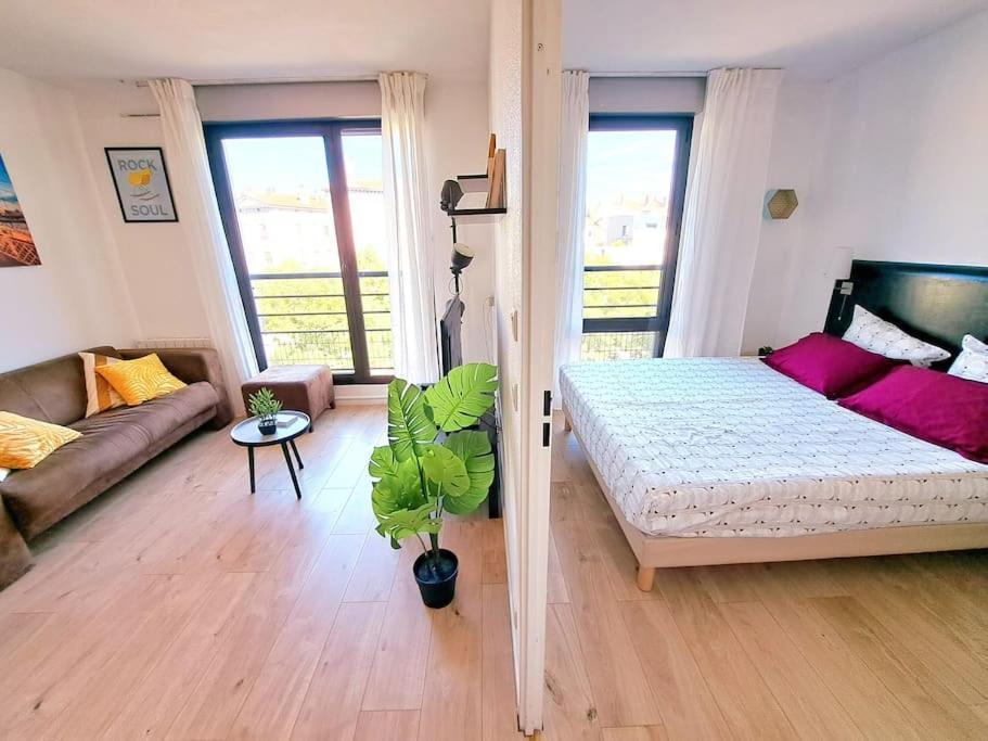 Le Valmy: Appartement Lumineux Au Pied Du Metro Ліон Екстер'єр фото