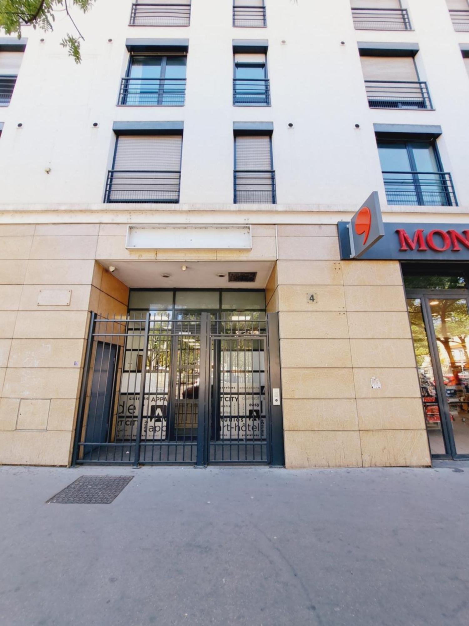 Le Valmy: Appartement Lumineux Au Pied Du Metro Ліон Екстер'єр фото